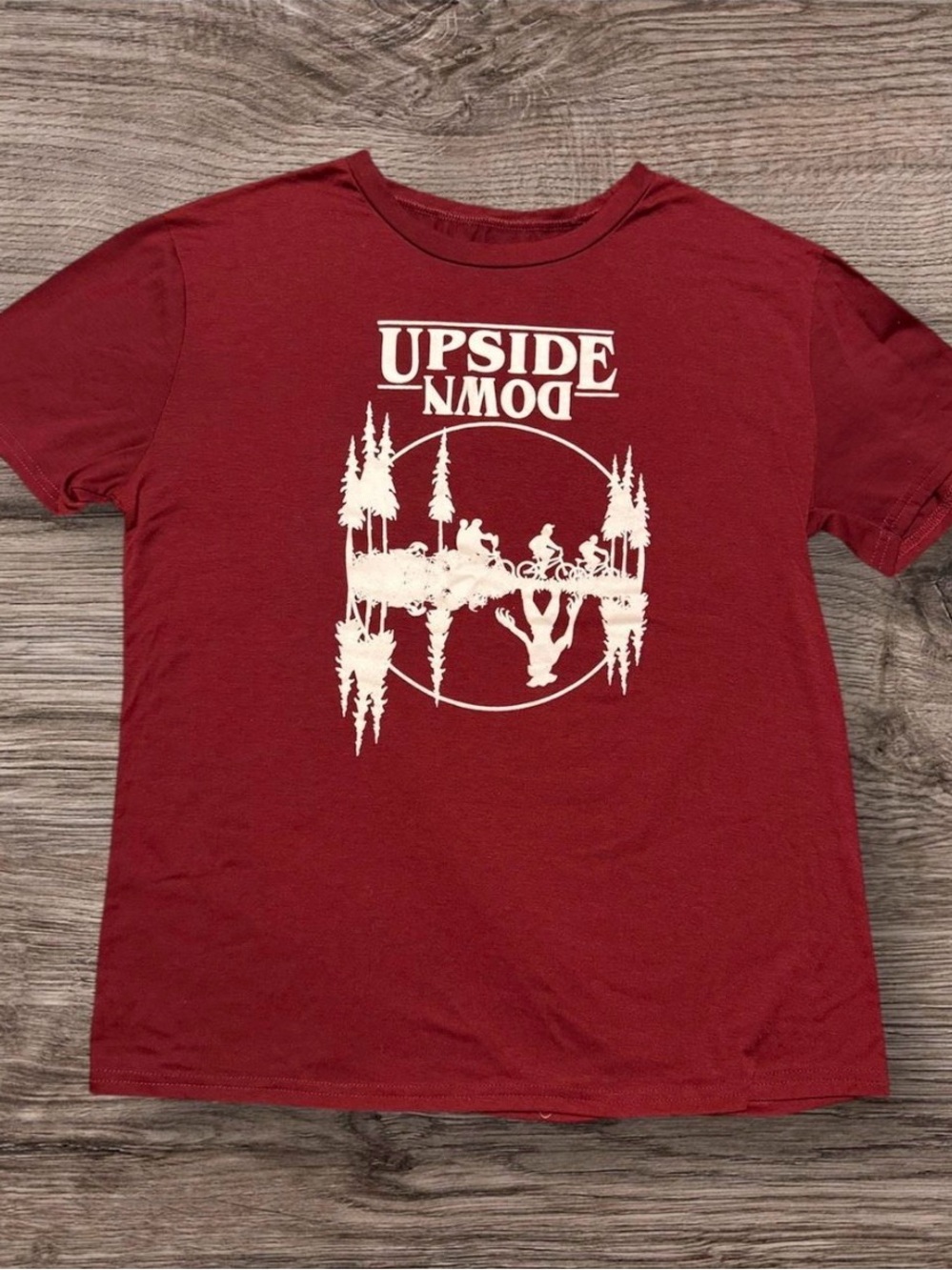 Stranger Things Upside Down T-Shirt Adult Medium Maroon Red Graphic Demogorgon